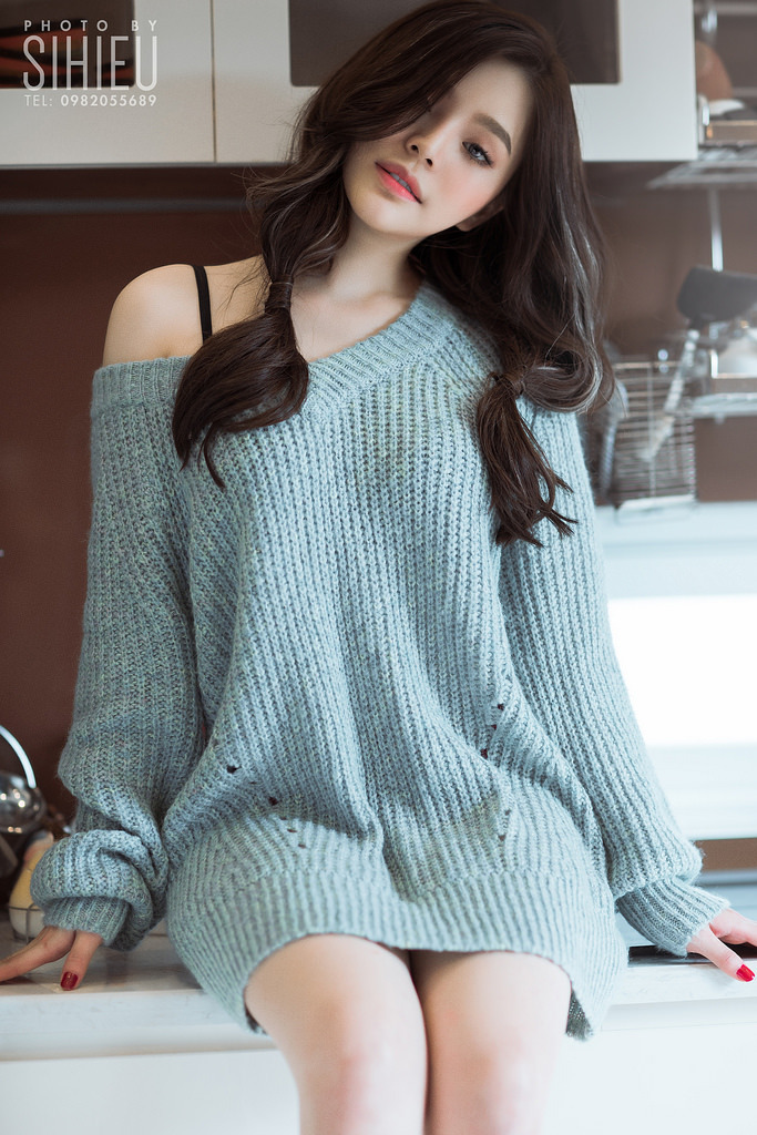美女叉开腿